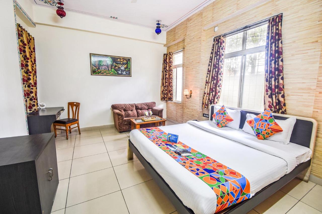 Fabhotel Everest International Udaipur Exterior photo
